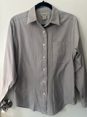 L.L. Bean Women’s Light Gray Button-Up Long Sleeve Shirt